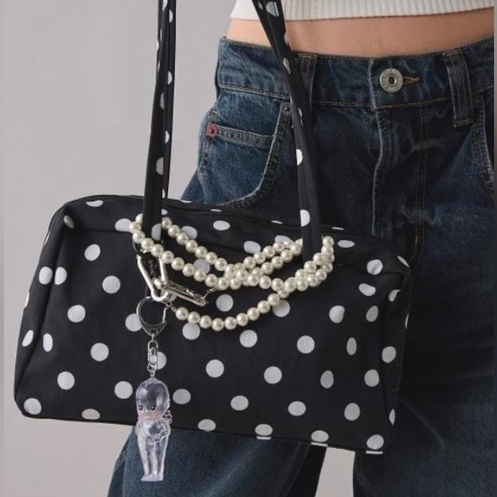 BAGGU polka dot bowler 🤍🖤